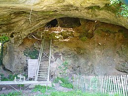 25_Montgaudier_grandporche Porche 01- de la grotte de Montgaudier